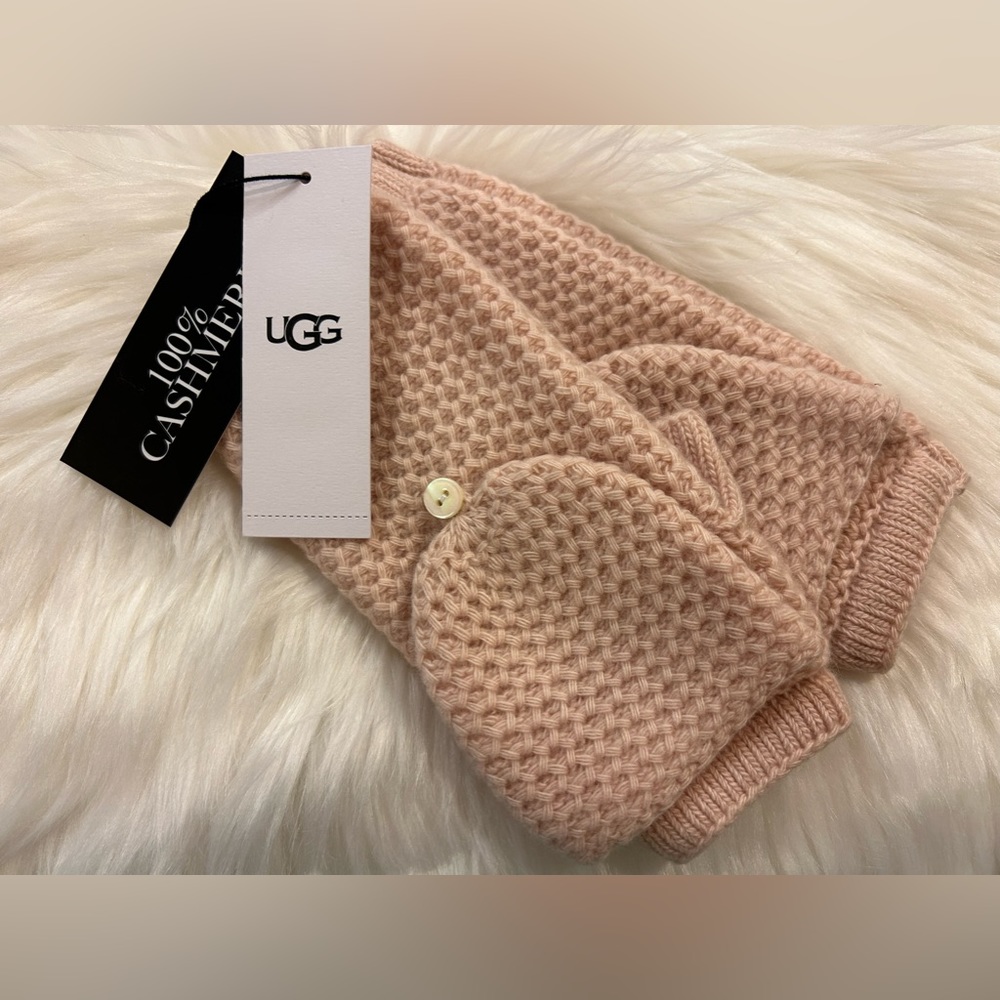 NWT Ugg Aislinn Honeycomb Flip Mitten